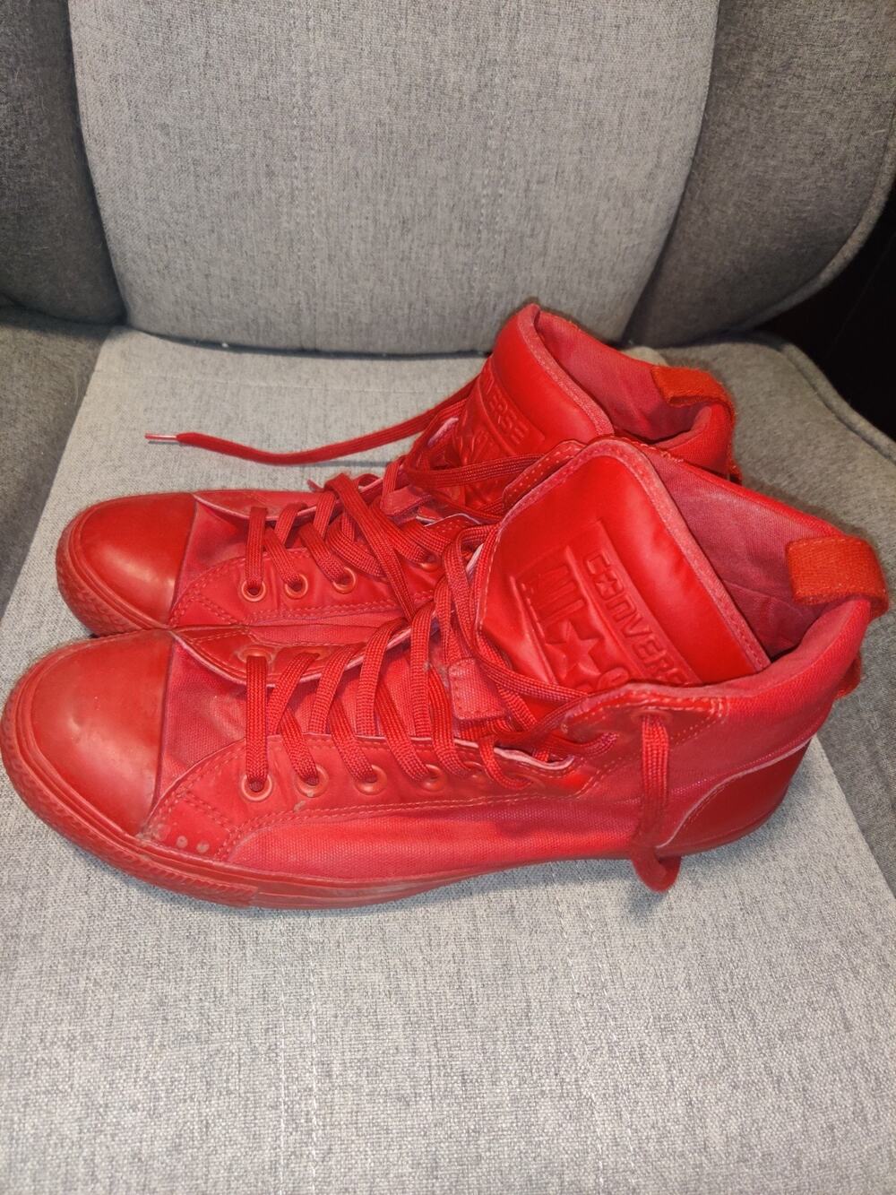 Men's Size 9 - Converse Chuck Taylor All Star Top High Monochrome Red